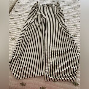 Ladies Fashion Statement Barrel Pants Sz S